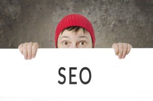 راهنمای جامع آموزش 17 روش بازاریابی آنلاین: پرسش و پاسخ، مزایا، چالش‌ها و نحوه استفاده (با جدول اختصاصی)